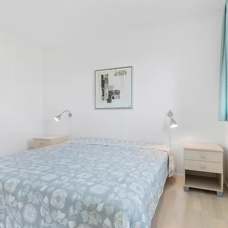 Sopark Lejl, 12 *